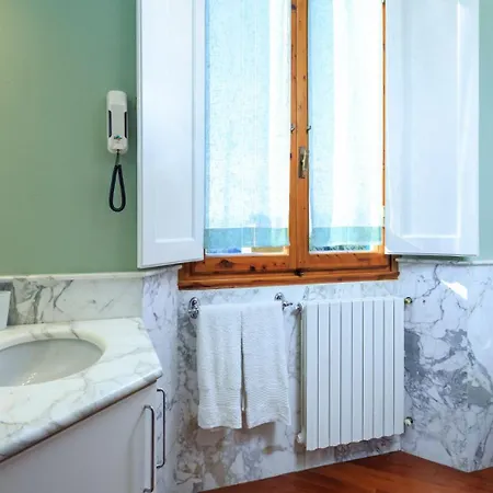 Villa Beltrami 10, Emma Tavarnuzze