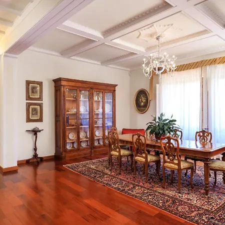 Villa Beltrami 10, Emma